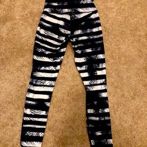 Lululemon 25’ high waist, striped legging